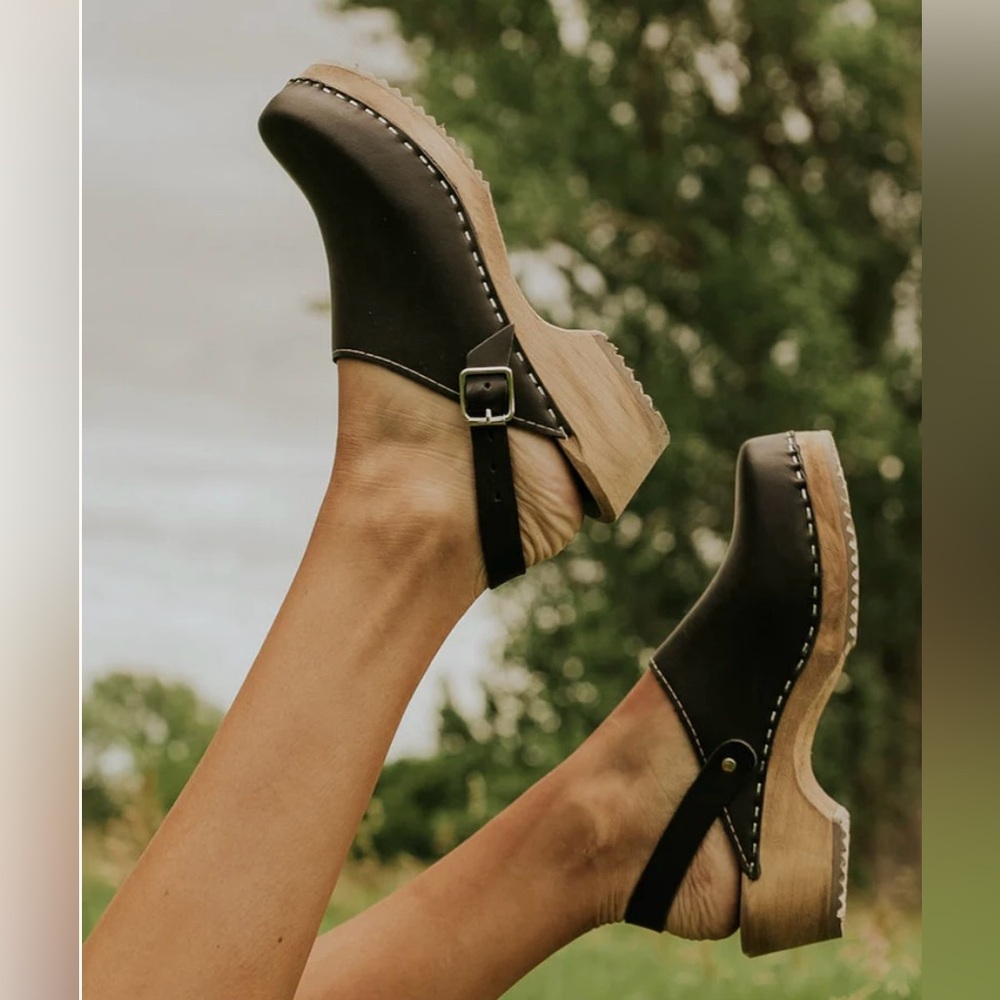 Nwe with no tags never used swedish clogs❣️